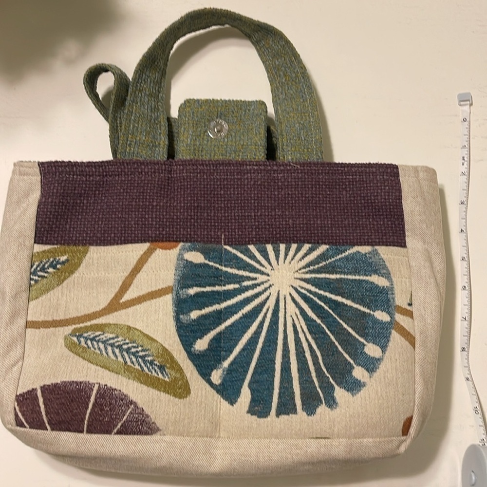 Cute fall tote. Kindred Spirit Style. - Picture 5 of 6